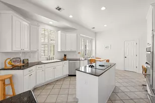 223 The Hills Dr, Austin, TX 78738 - Photo 14