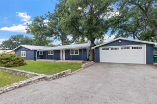 156 W Castleshoals Dr, Granite Shoals, TX 78654 - Photo 2