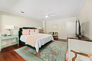 402 E 32nd St, Austin, TX 78705 - Photo 18