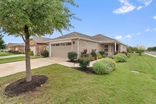 400 Fannin Ct, Georgetown, TX 78633 - Photo 2