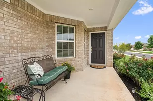 400 Fannin Ct, Georgetown, TX 78633 - Photo 4