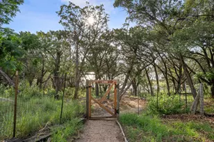 6300 Lakeshore Dr, Lago Vista, TX 78645 - Photo 32