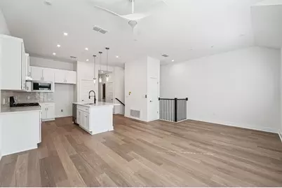 200 W 56th Street #8104, Austin, TX 78751 - Photo 8