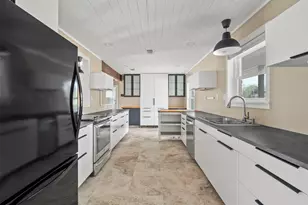 33 Valley View Dr, Round Rock, TX 78664 - Photo 4