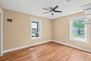 33 Valley View Dr, Round Rock, TX 78664 - Photo 14