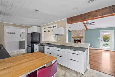 33 Valley View Drive, Round Rock, TX 78664 - Photo 6