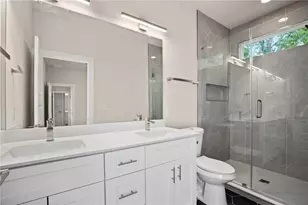 913 Valdez St, Austin, TX 78741 - Photo 32