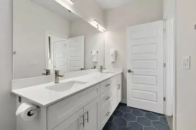 913 Valdez Street #A & B, Austin, TX 78741 - Photo 16