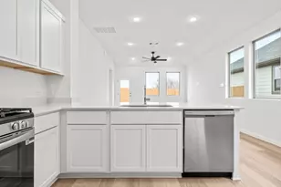 127 Tolo Dr, Elgin, TX 78621 - Photo 8