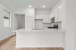 127 Tolo Dr, Elgin, TX 78621 - Photo 4