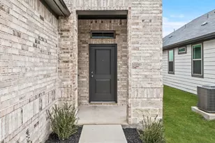 127 Tolo Dr, Elgin, TX 78621 - Photo 2