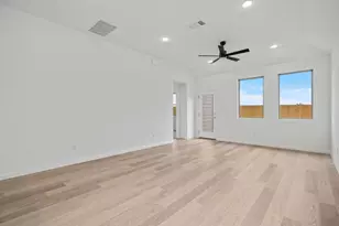 127 Tolo Dr, Elgin, TX 78621 - Photo 10