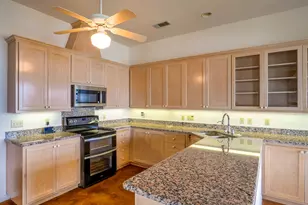 736 W Lakecrest Dr, Bluffton, TX 78607 - Photo 8