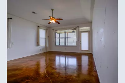 736 W Lakecrest Drive, Bluffton, TX 78607 - Photo 12