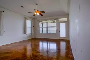 736 W Lakecrest Dr, Bluffton, TX 78607 - Photo 12