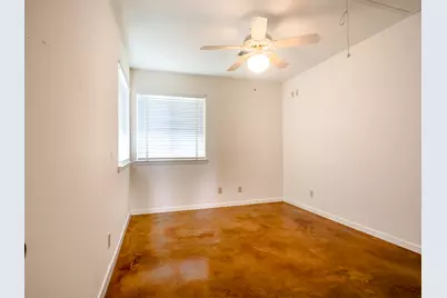 736 W Lakecrest Drive, Bluffton, TX 78607 - Photo 16