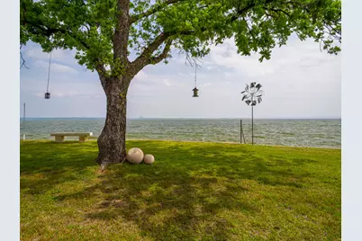 736 W Lakecrest Drive, Bluffton, TX 78607 - Photo 34