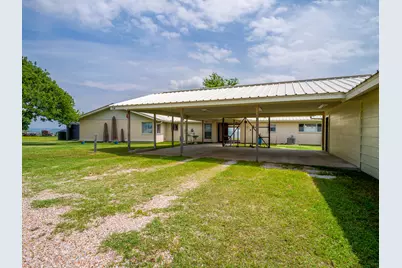 736 W Lakecrest Drive, Bluffton, TX 78607 - Photo 30