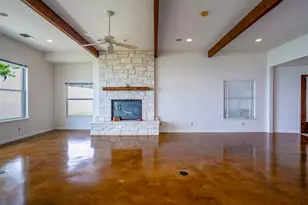 736 W Lakecrest Dr, Bluffton, TX 78607 - Photo 6