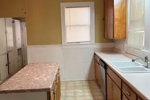 413 Fowzer St, Taylor, TX 76574 - Photo 4