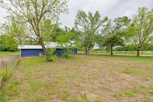 202 N Arendell, Gause, TX 77857 - Photo 22