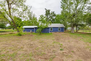 202 N Arendell, Gause, TX 77857 - Photo 20