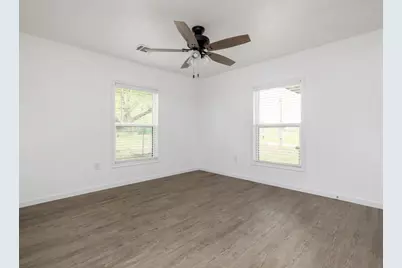 202 N Arendell, Gause, TX 77857 - Photo 16