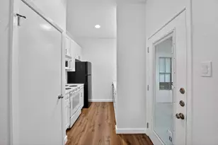 712 Graham Pl, Austin, TX 78705 - Photo 6