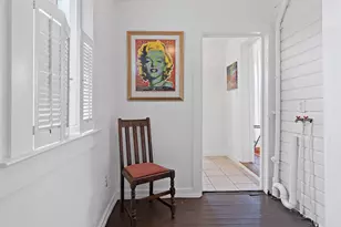 810 E 13th St, Austin, TX 78702 - Photo 16