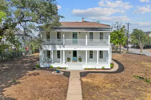 810 E 13th St, Austin, TX 78702 - Photo 1