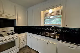 5806 Coventry Ln, Austin, TX 78723 - Photo 6