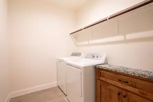 129 Callie St, Smithville, TX 78957 - Photo 16