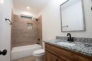 129 Callie St, Smithville, TX 78957 - Photo 14