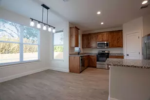 129 Callie St, Smithville, TX 78957 - Photo 2