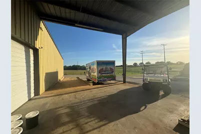 2502 Highway 304, Smithville, TX 78957 - Photo 12