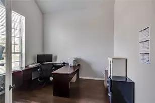 204 Lady Bird Ln, Georgetown, TX 78628 - Photo 6