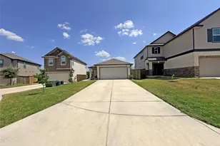 320 Katie Elder Dr, Jarrell, TX 76537 - Photo 18