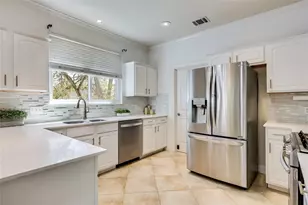 5605 Creek Meadows Cove, Austin, TX 78731 - Photo 10