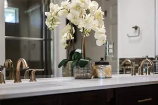 5605 Creek Meadows Cove, Austin, TX 78731 - Photo 16