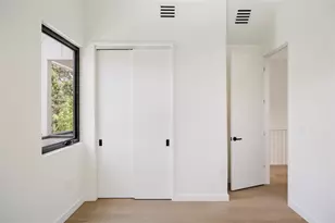 2206 Holly St, Austin, TX 78702 - Photo 16