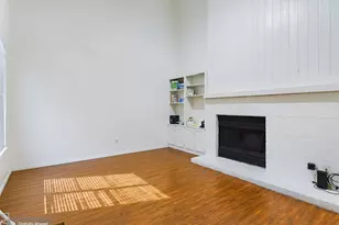 908 Poplar St, Austin, TX 78705 - Photo 6