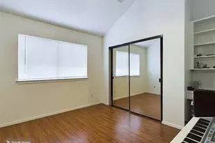 908 Poplar St, Austin, TX 78705 - Photo 8