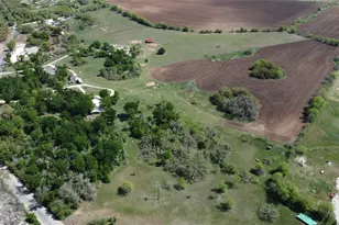 240 County Rd 344, Jarrell, TX 76537 - Photo 2