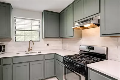 4001 Maplewood Avenue #B, Austin, TX 78722 - Photo 6
