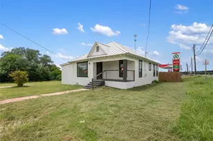 100 W Caskey St, Florence, TX 76527 - Photo 2