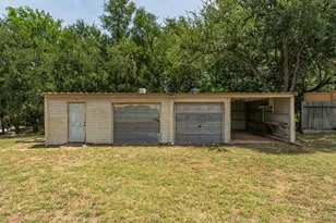 201 River Lake Dr, Kingsland, TX 78639 - Photo 8