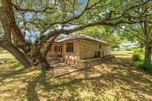 201 River Lake Dr, Kingsland, TX 78639 - Photo 6