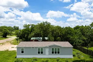 189 Indian Oak Dr, Bastrop, TX 78602 - Photo 2