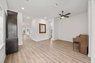 117 Monterey Oak Trl, Georgetown, TX 78628 - Photo 4