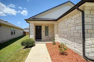 706 Roaring Fork Ln, Bastrop, TX 78602 - Photo 2